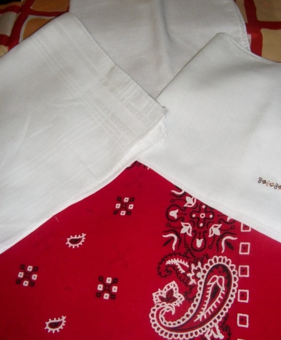 SAlE 1/4 Off Set of 4 Men's Vintage Handkerchiefs by SusOriginals