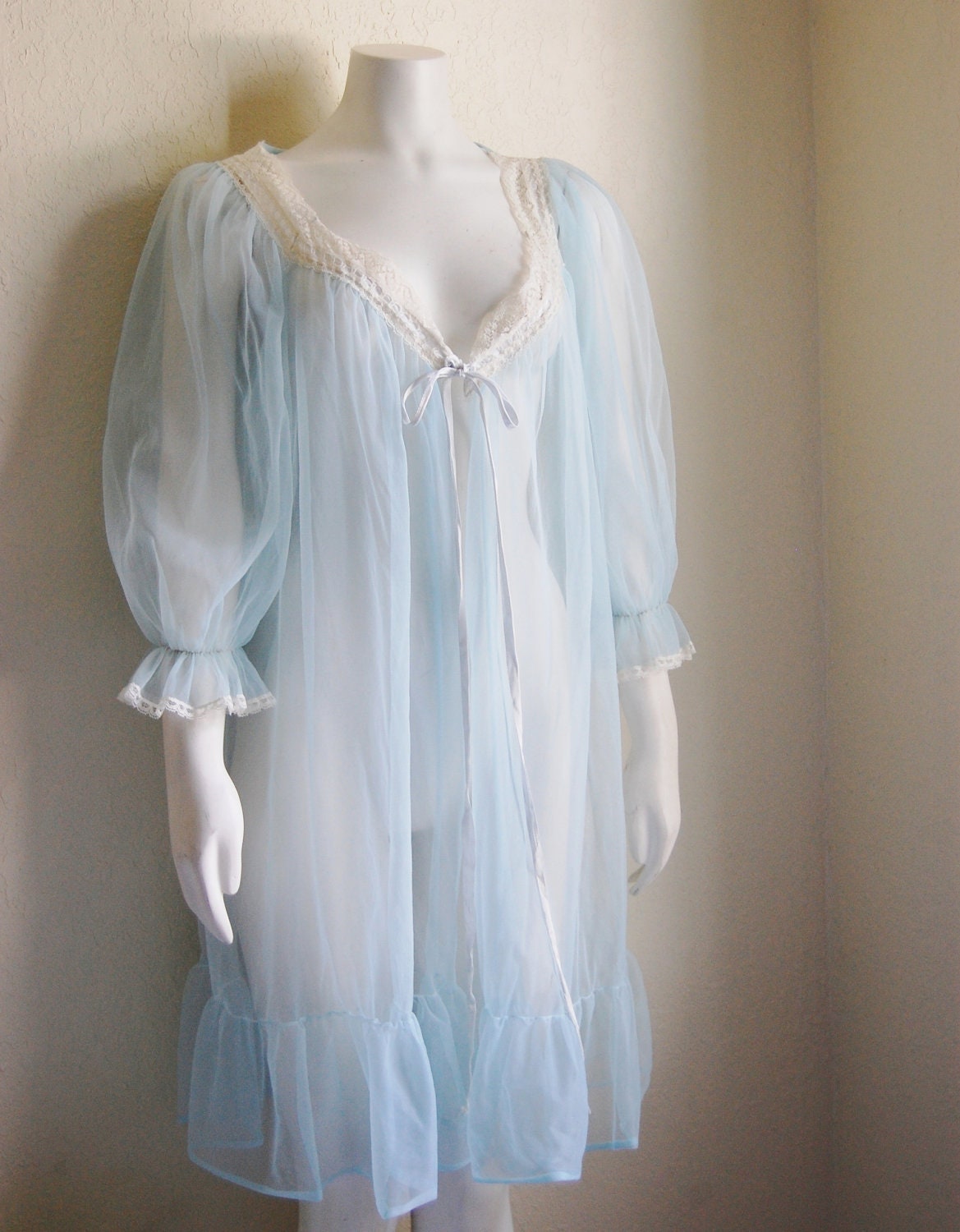 Blue Sheer Robe Peignoir Negligee Vintage size Large Lace