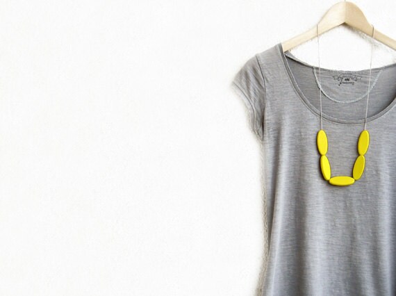https://www.etsy.com/treasury/MTQ2MDgyNTZ8MjcyNjczNTI1Ng/yellow-submarine?index=0&atr_uid=