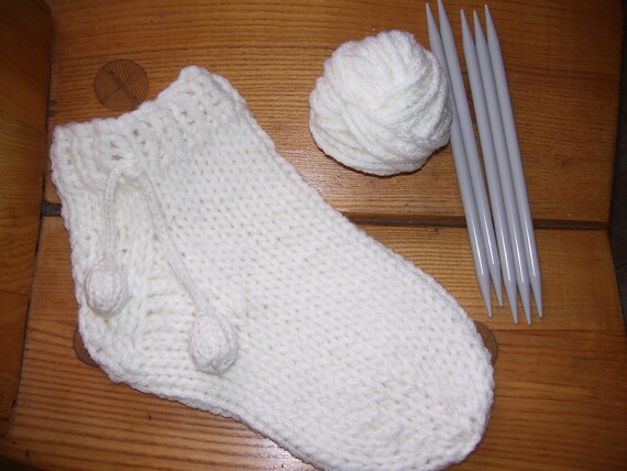 Mega chunky knitted sock pattern