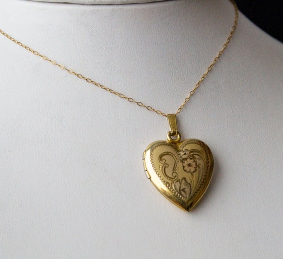 Vintage Heart Locket . 1930s 1940s . Gold Filled on Sterling