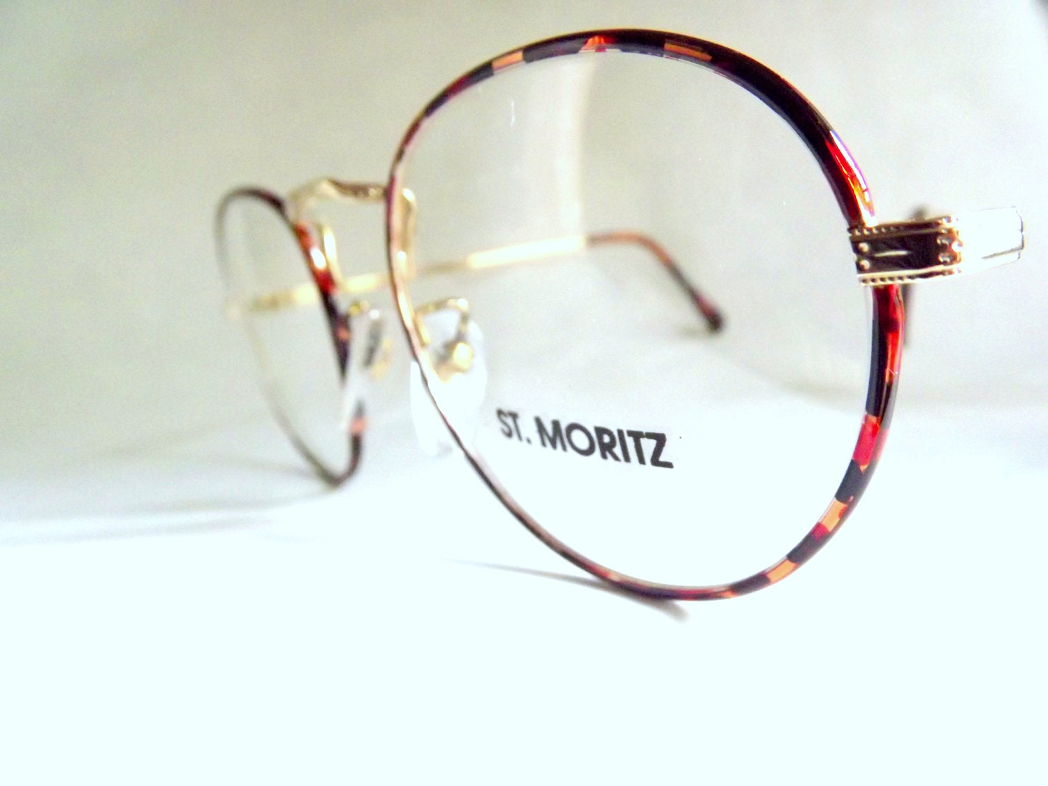 Round Tortoise Shell Eyeglasses In Gold Metal Frames Vintage