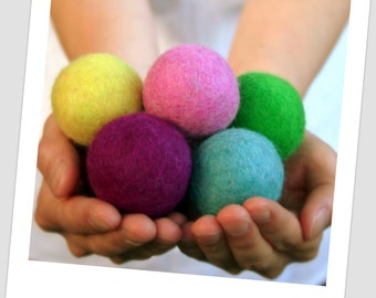 Jumbo Felt Balls - 4 cm - 10 count - Mixed Colors