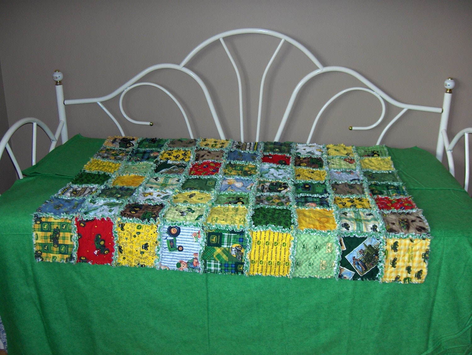 Rag Quilt 32 Different JOHN DEERE Fabric LGE 45 x 57 Toddler