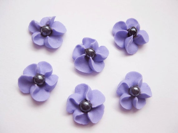 decorating for cupcakes flowers sugar Sugar by Purple Royal Icing with SweetlyInspired1 Flowers Black