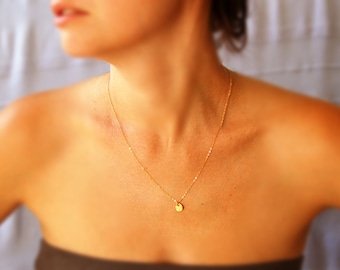 Tiny Gold disc necklace, Gold necklace, gold chain, charm necklace, simple necklace, minimalist, everyday necklace, charm
