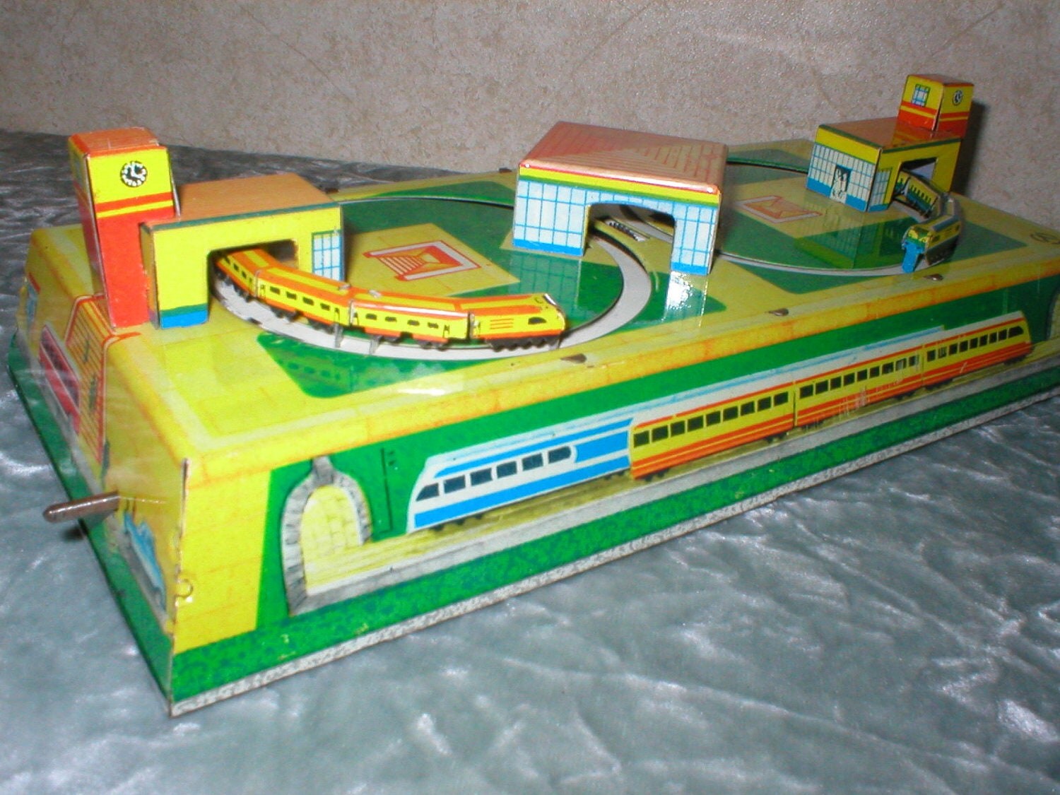 vintage wind up train set