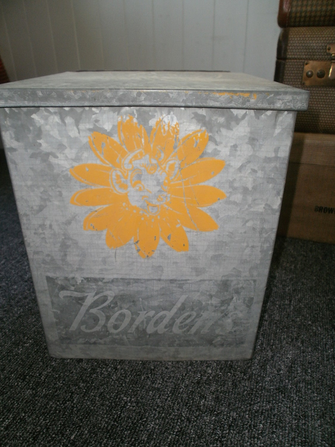 Borden's Metal Milk Box