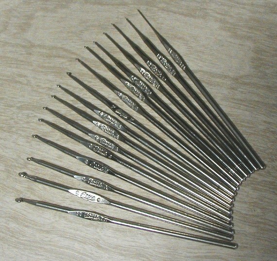 Set of 16 boye steel crochet hooks size 00 by needleartsupplies