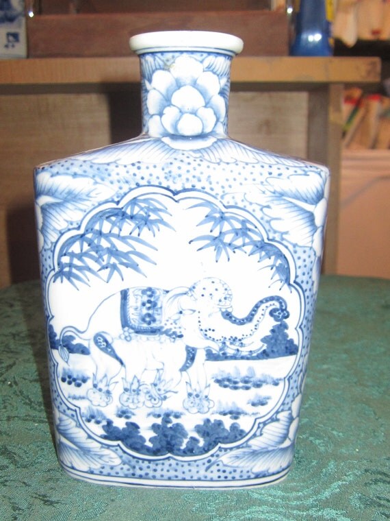 REDUCED 50Thai blue and white porcelain vase with Elephant