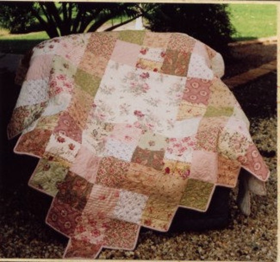 Vintage Garden Quilt PDF Pattern Easy to by AltogetherPatchwork