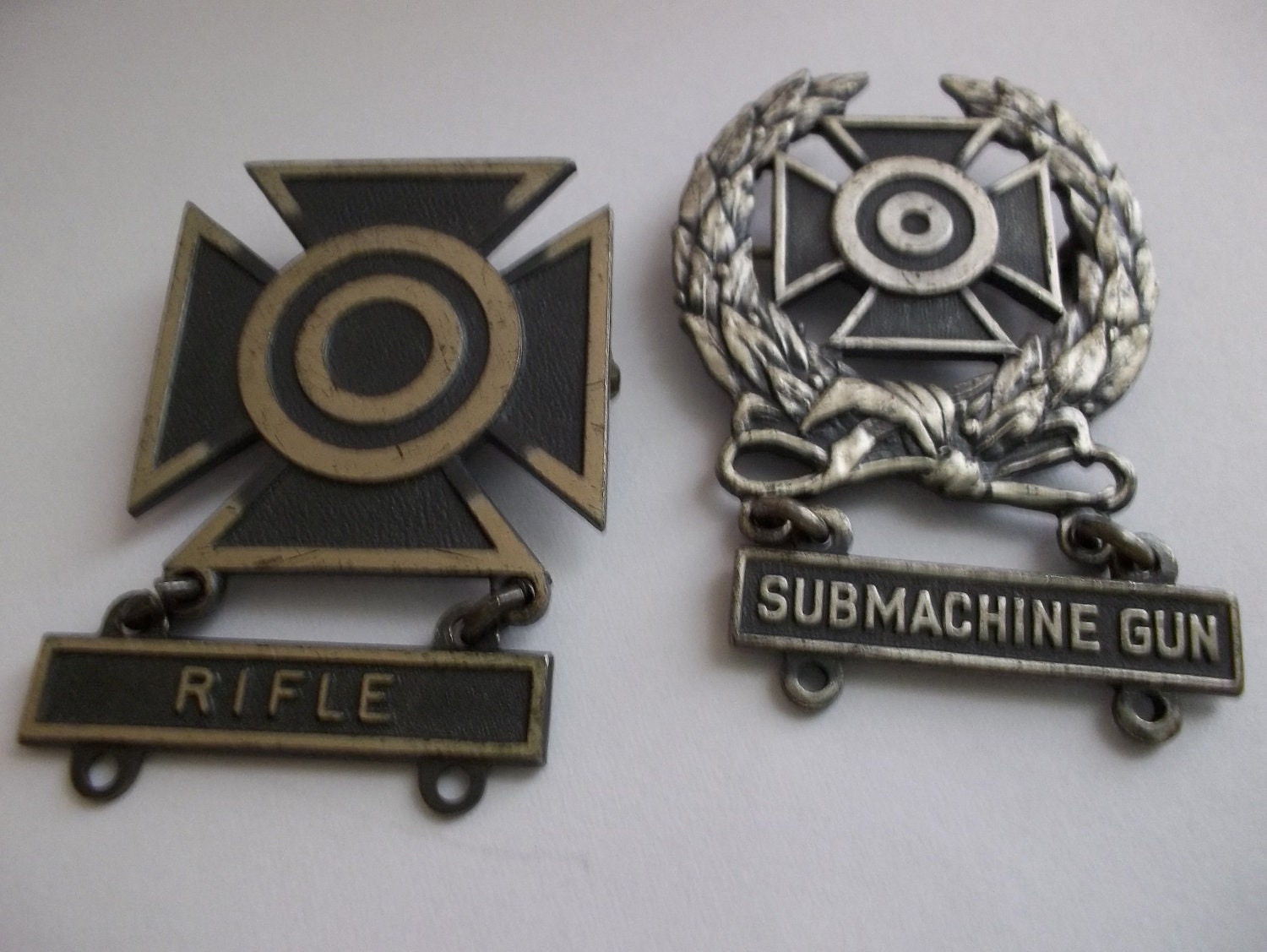 World War II Medals Badges Pins/ Set of 2 Medals from 2nd