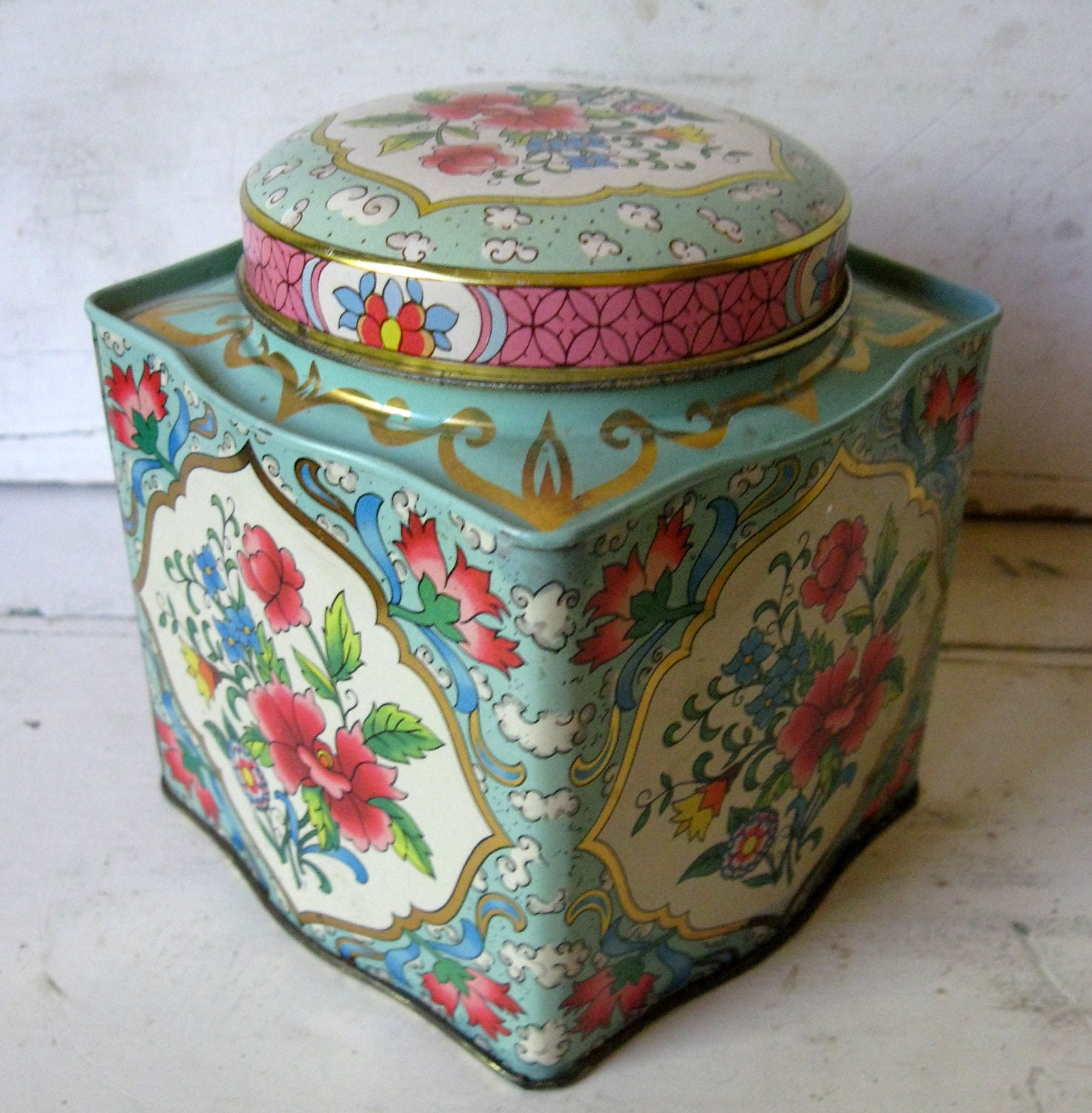 Daher Tin Litho Metal Candy Box Shabby Cottage Style