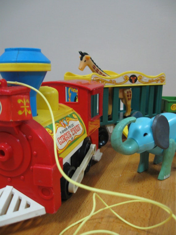 Fisher Price Circus Train set 991 pull toy set by
