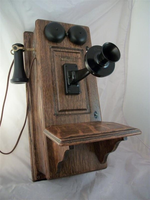 Working Old Fashioned Western Electric Wood Wall Phone
