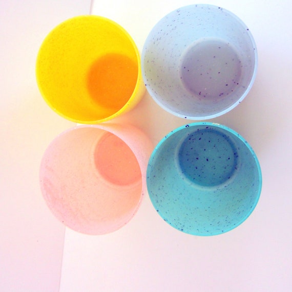 Vintage Plastic Juice Glasses Rubber Speckled