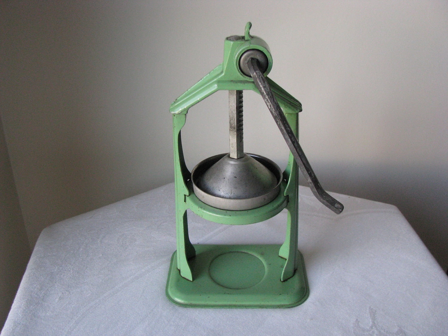 Vintage Crest Manual Juicer Press Green Metal Antique Kitchen