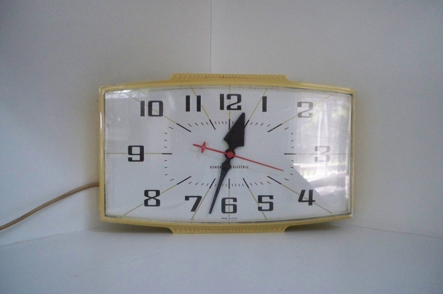 Vintage General Electric Kitchen Wall Clock by ThisandThatCapeCod
