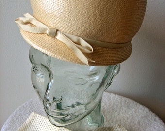 HAT Vintage Pill Box era Costume Jackie O Vogue Dress Up Cream Bob with Gloves