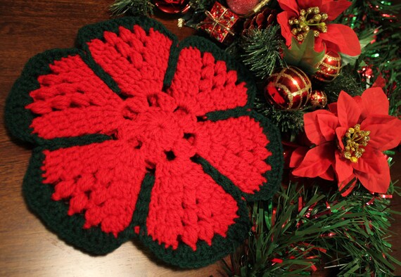 Christmas Red and Green  Flower Potholder by DoilyMania on Etsy
