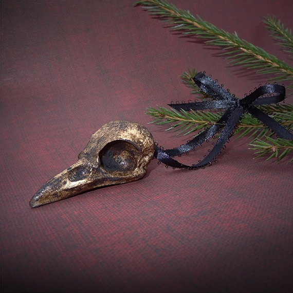 Crow Christmas Tree Ornament - Faux Crow Skull Decor - Bird Skull Gothic Holiday Decorations Nightmare Before Christmas Decor