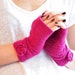 Fuschia Mittens