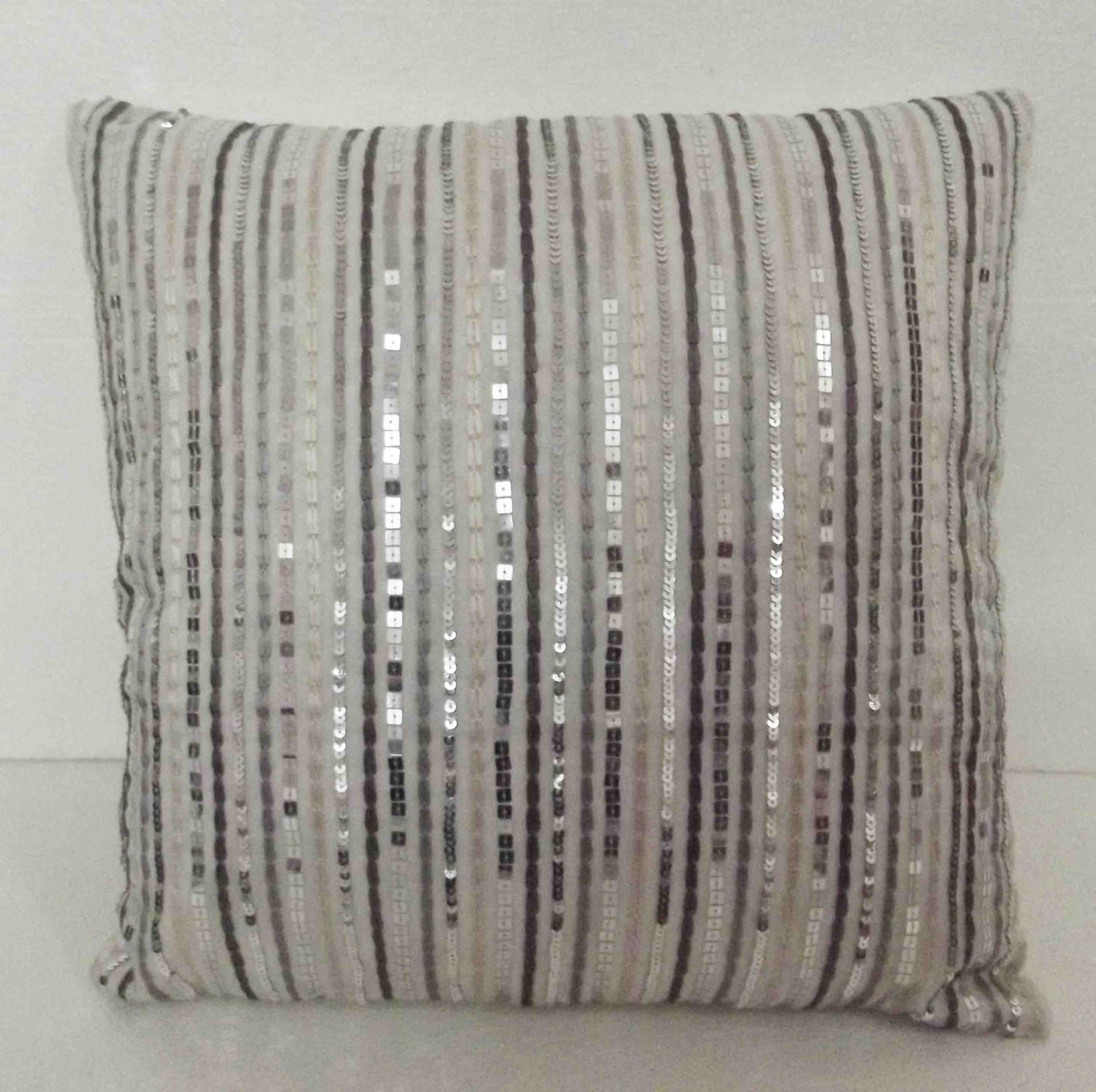 sequin size 16