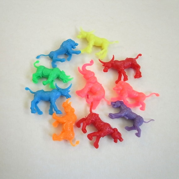 10 assorted neon Africa wild life plastic animal cupcake topper charm lion tiger   hippo