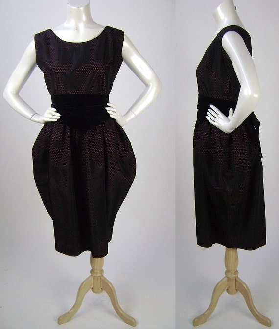 50s Sack Dress / 50s Sleeveless Dress / LBD by iandrummondvintage