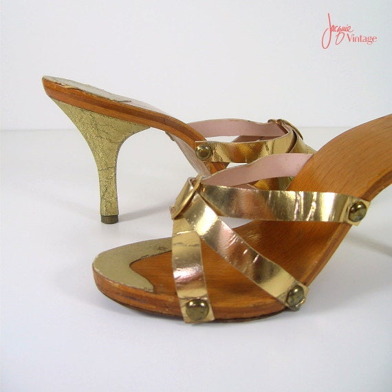50s strappy gold sandals / wood sole / 1950s high heel mules