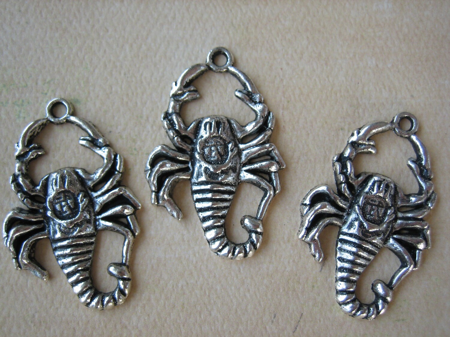 3PCS Scorpion Charm Pendants Antique Silver 39x25mm