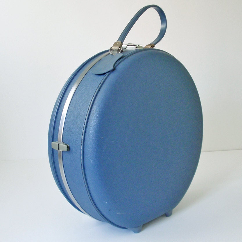 vintage american tourister round luggage