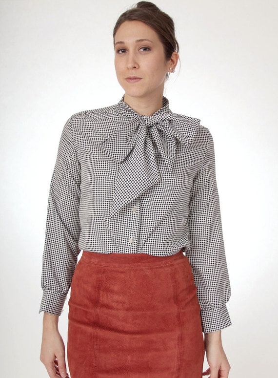 Vintage 1980s black and white houndstooth ascot blouse size