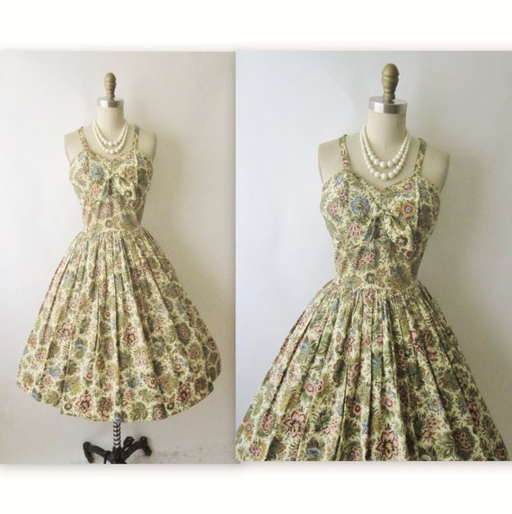 50's Floral Dress // Vintage 1950's Floral by TheVintageStudio