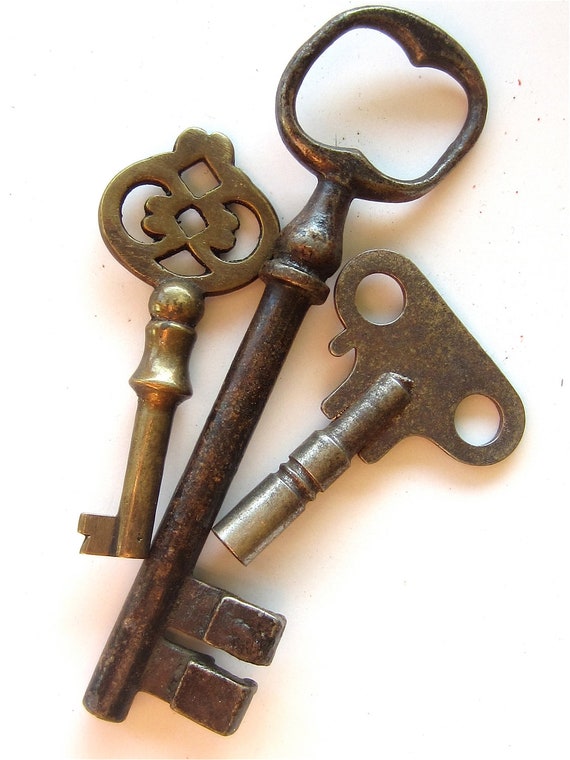 Trio of vintage Skeleton keys