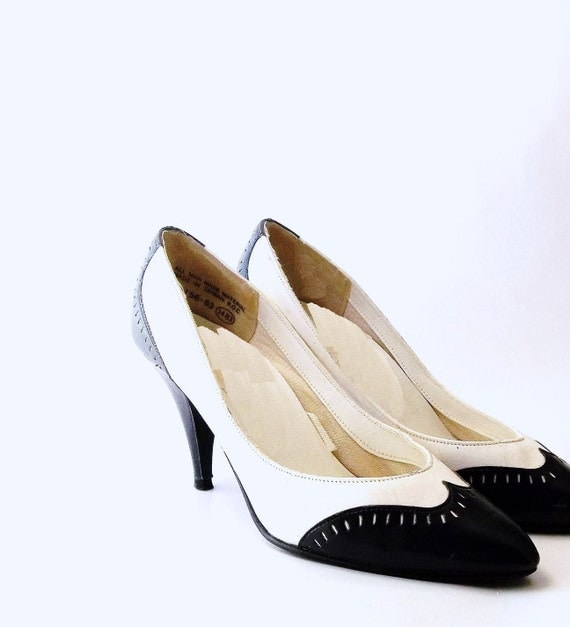 Vintage 60s. 70s. Womens Shoes. Pumps. Heels. by ShabbyPeonie