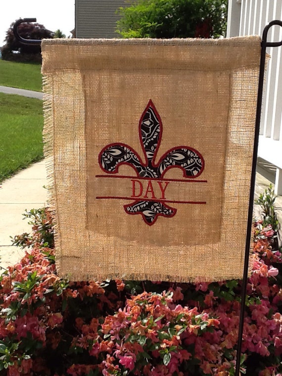 Items similar to Monogrammed Garden Flag - fleur de lis on Etsy