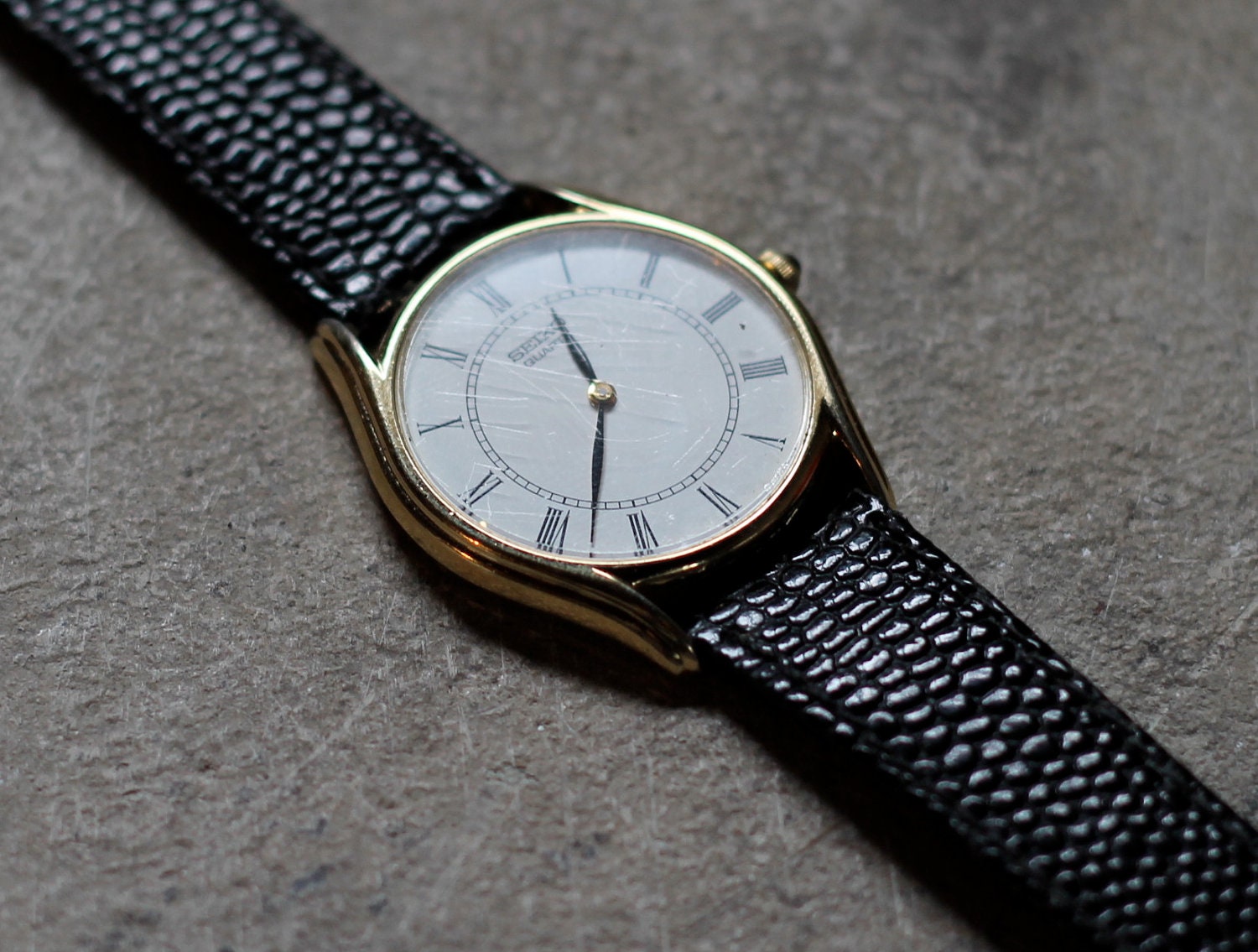 Vintage mid size Seiko Dress Watch Black Leather Strap Roman