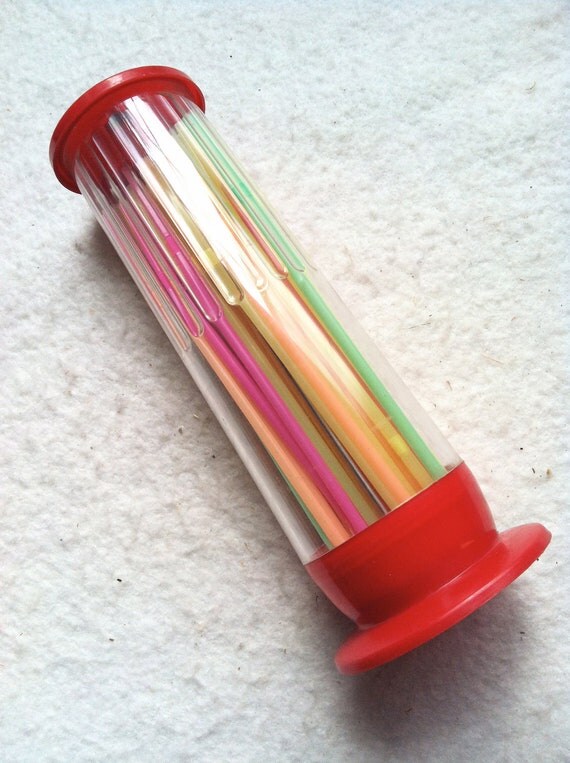 Vintage Plastic Straw Holder