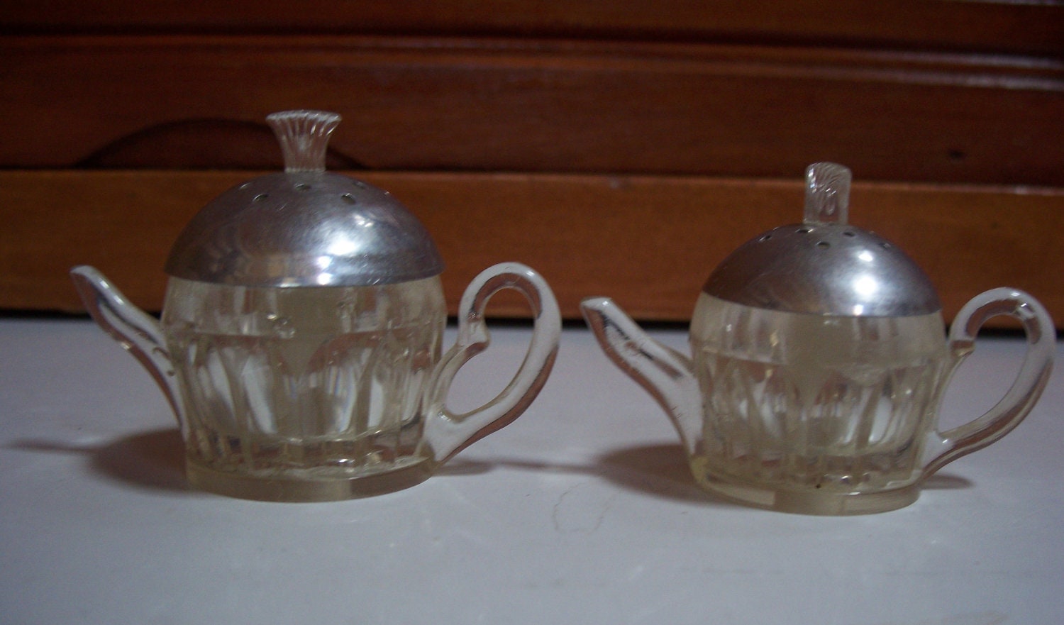 Vintage Plastic Teapot Salt and Pepper Shakers by DocsCollectables