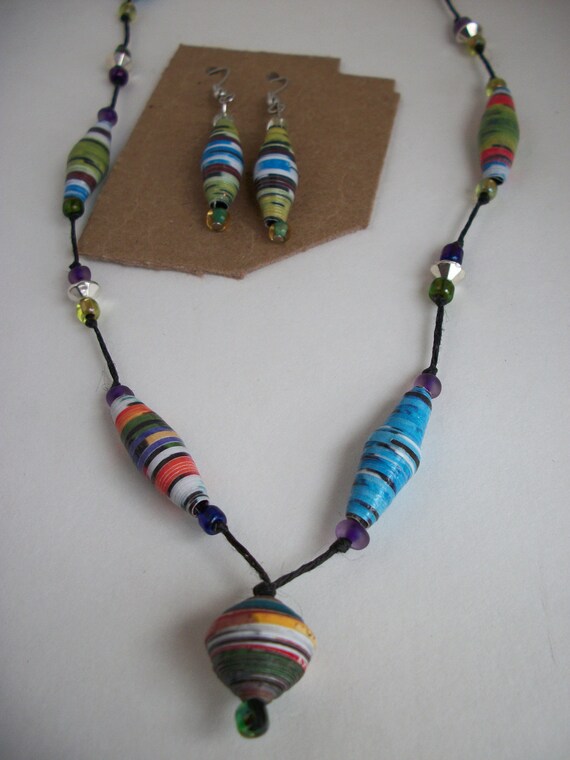 Items similar to Necklace Earring Set from Recycled Papers into