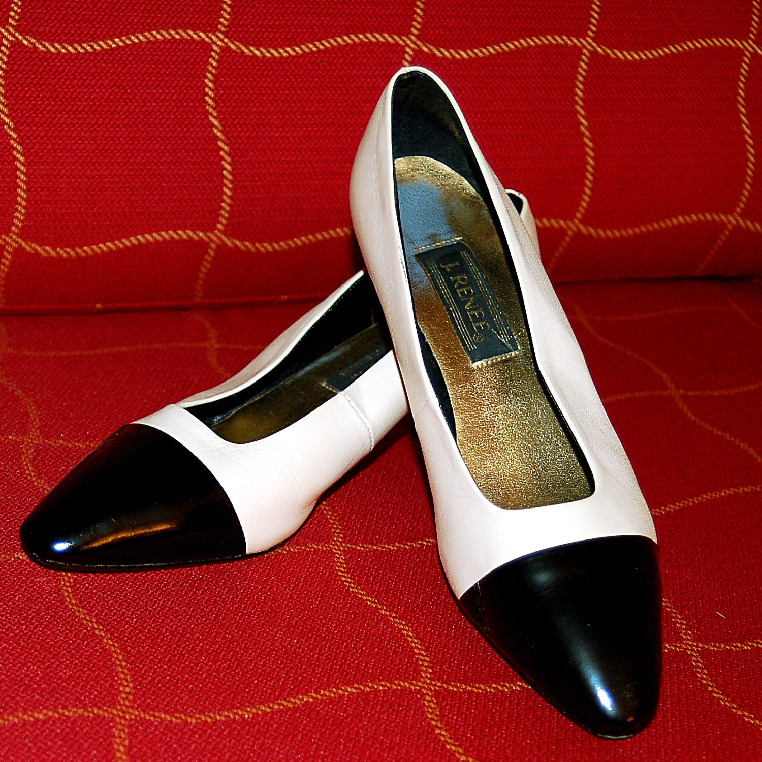 Vintage size 8 1/2M J. Renee Shoes Winter White and Black