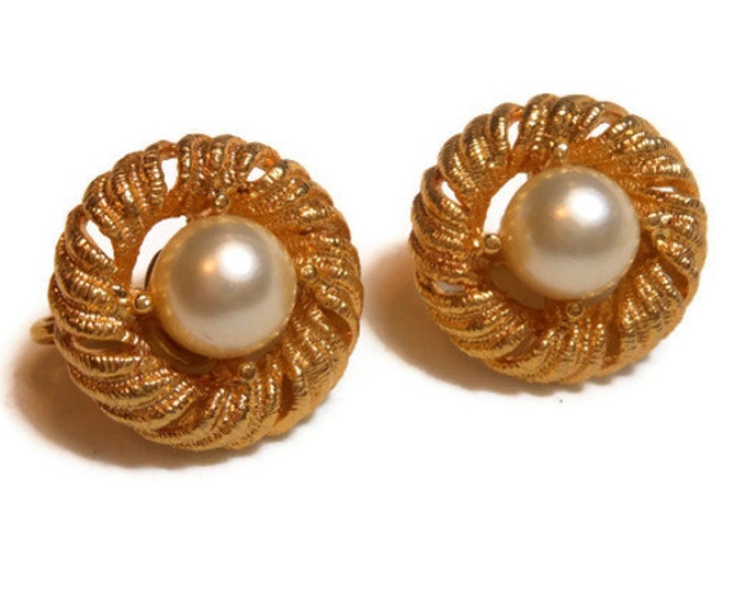 FREE SHIPPING 1950s Crown Trifari clip earrings, gold tone rope circle earrings with faux white pearl cabochon center