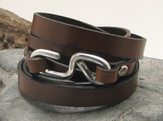 FREE SHIPPING .Men's metal bracelet.Brown flat leather wirstband wrap bracelet with hammered metal work infinity clasp