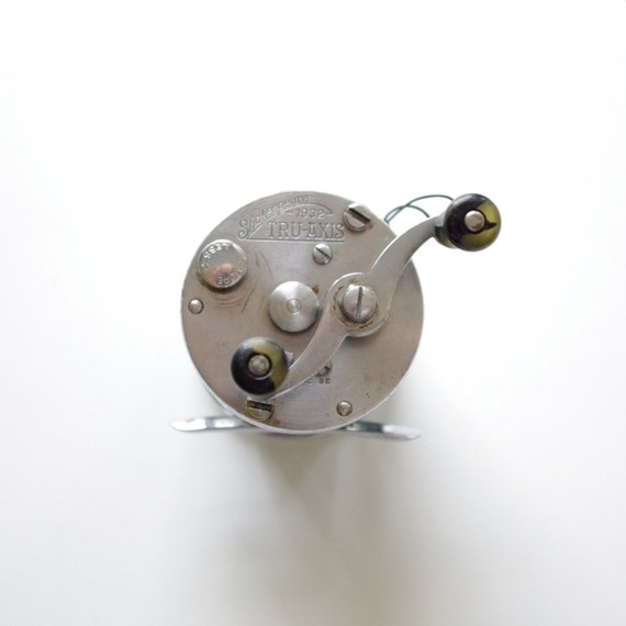 Vintage Fishing Reel Shakespeare 1932 TruAxis Model GE