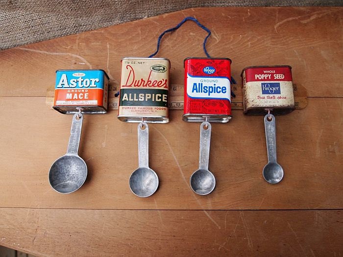 Vintage Spice Tins Measuring Spoon Holder by warnANDweathered