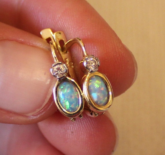 Vintage opal 14K solid Gold Earrings Opal Earrings