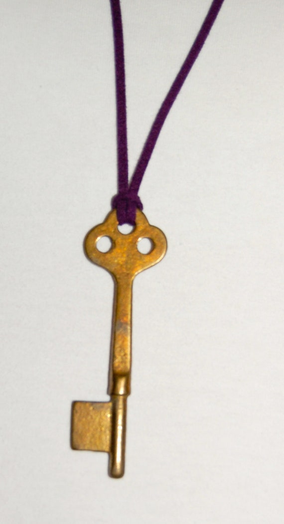 Items similar to Vintage Brass Victorian Skeleton Key Necklace on Etsy