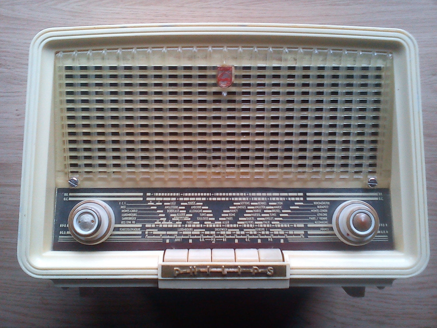 iPhone iPod Speaker Dock Vintage Antique Bakelite Retro