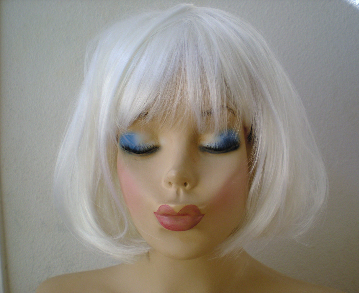 White wig. Bob hair wig. Cosplay wig. short white wig.